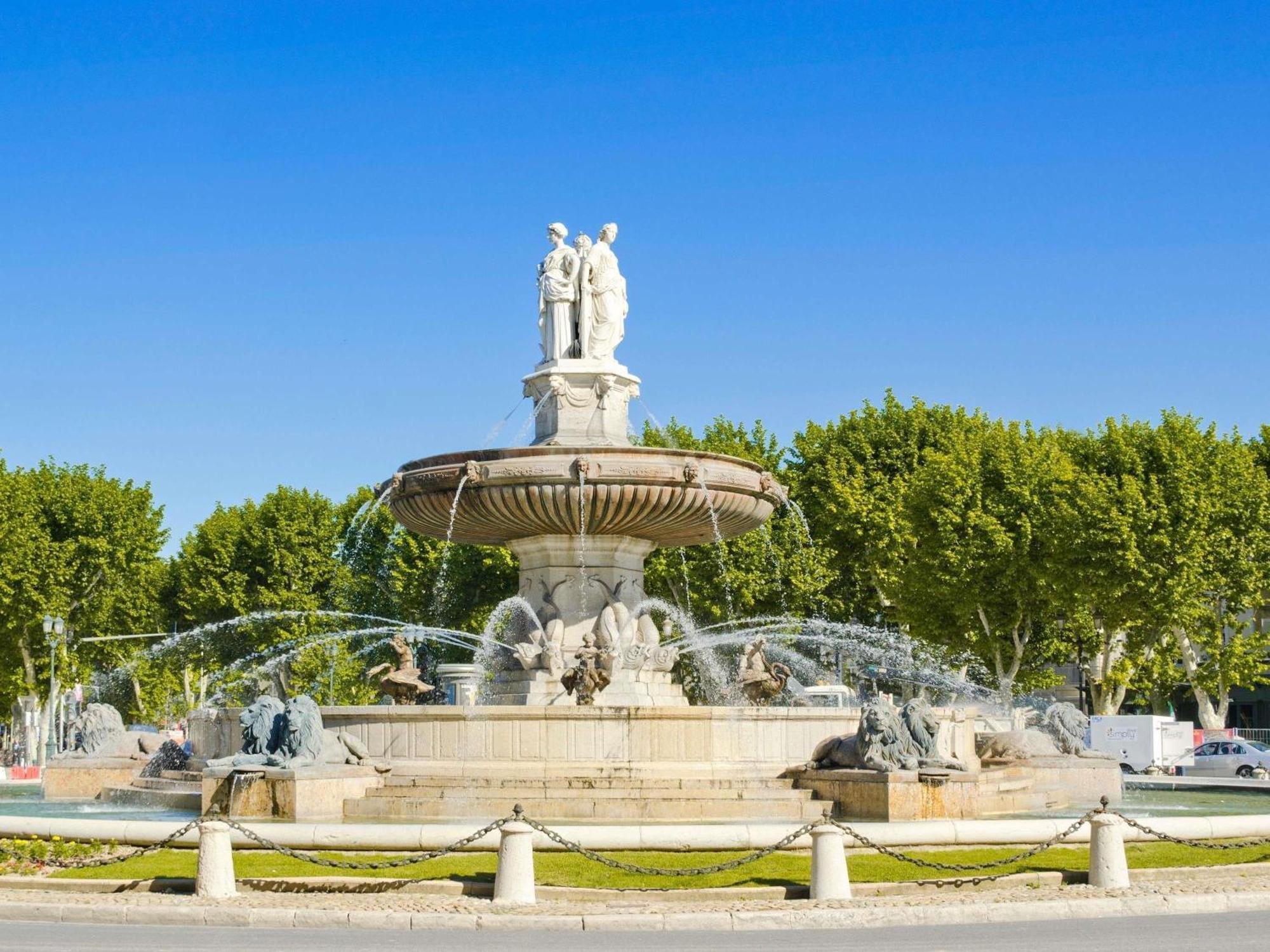 Ibis Budget Pertuis Portes Du Luberon Exteriör bild