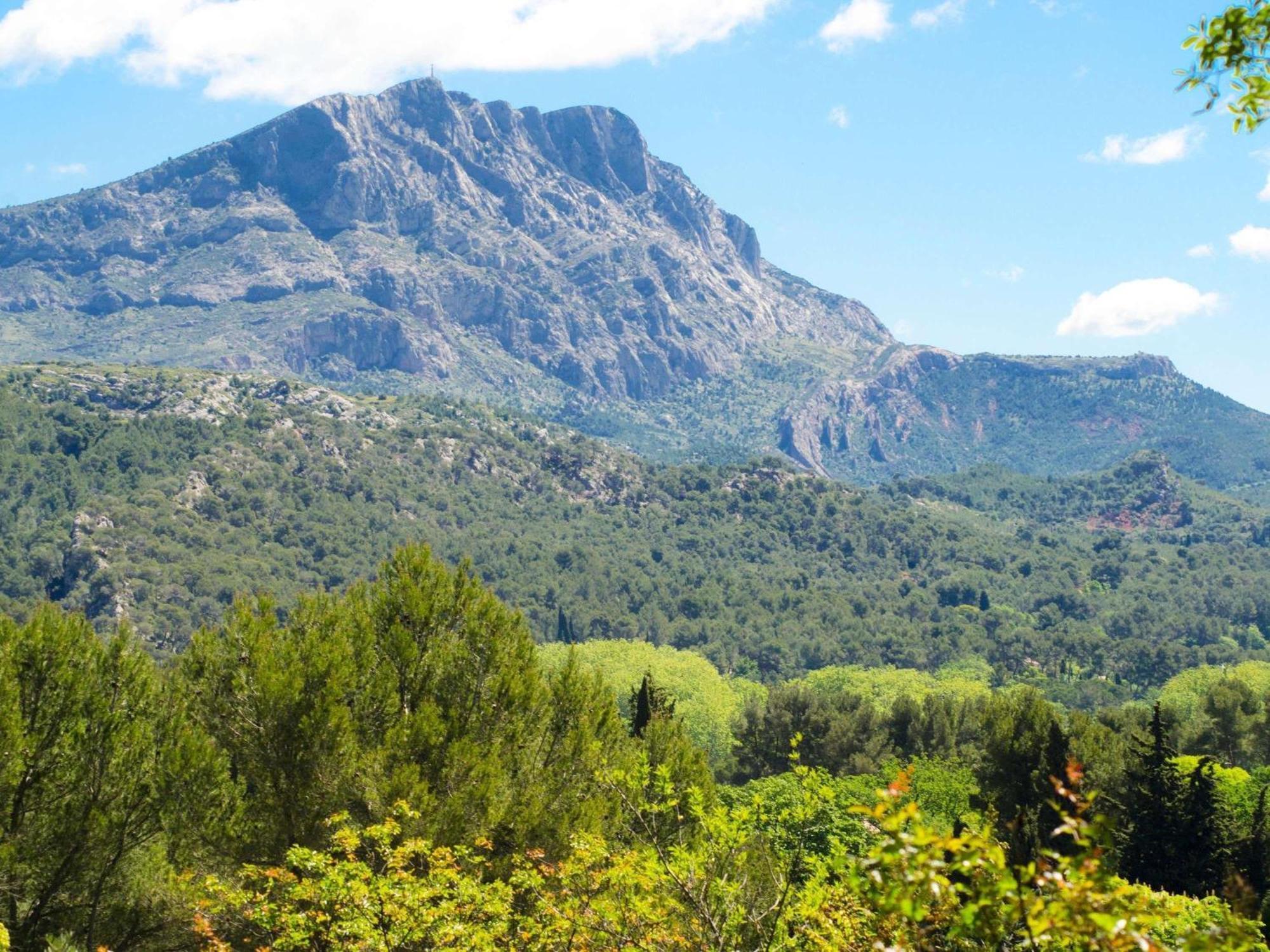 Ibis Budget Pertuis Portes Du Luberon Exteriör bild